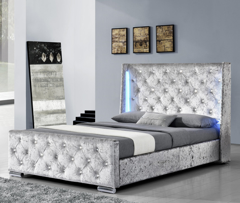 Nowoczesne łóżko tapicerowane o podwójnym rozmiarze Crush Velvet Silver tapicerowane łóżko na platformie