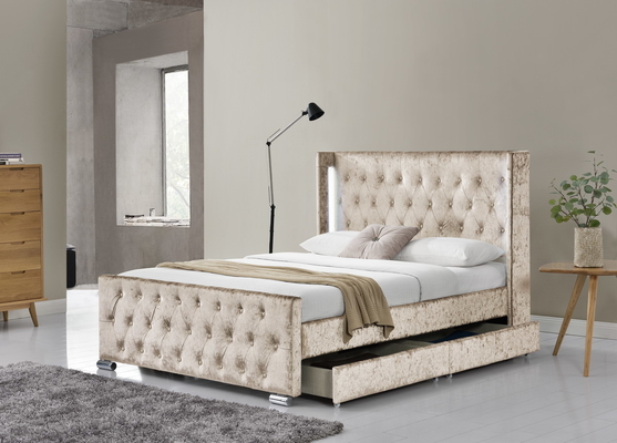 Tapicerowana rama łóżka z tkaniny LED Queen Size z 4 szufladami