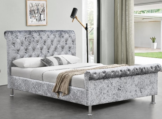 Podwójna tapicerowana rama łóżka w kształcie sań Tufted Diamond