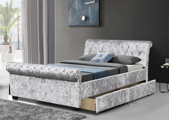 Królewskie rozmiary Chesterfield, łóżko z czterema szuflami
